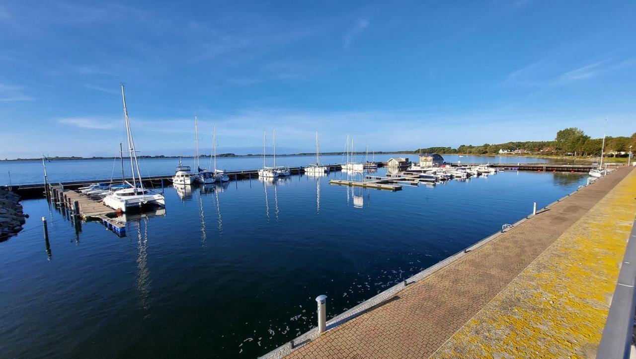 Ferienwohnung Im Uhlenhuus Wiek auf Rügen Exterior foto