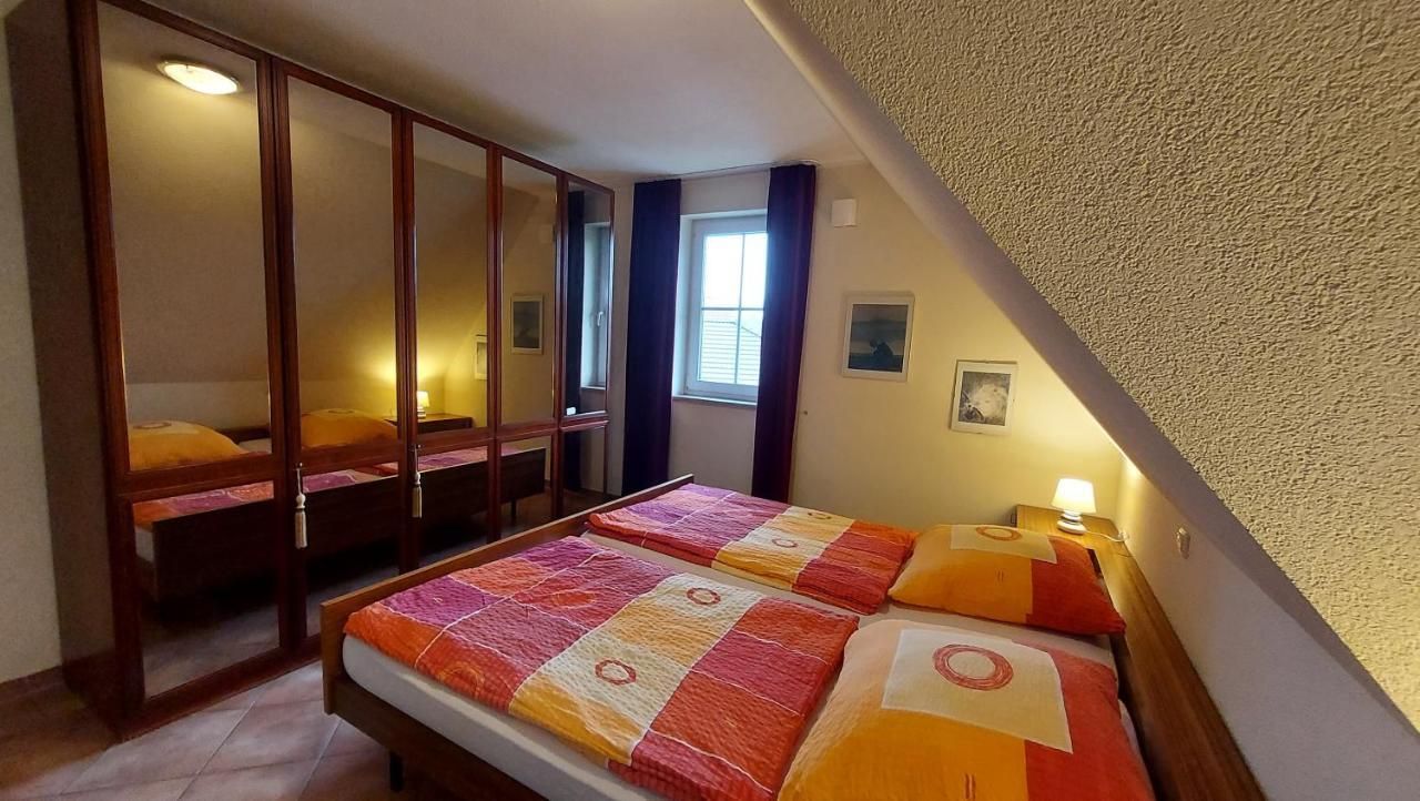 Ferienwohnung Im Uhlenhuus Wiek auf Rügen Exterior foto