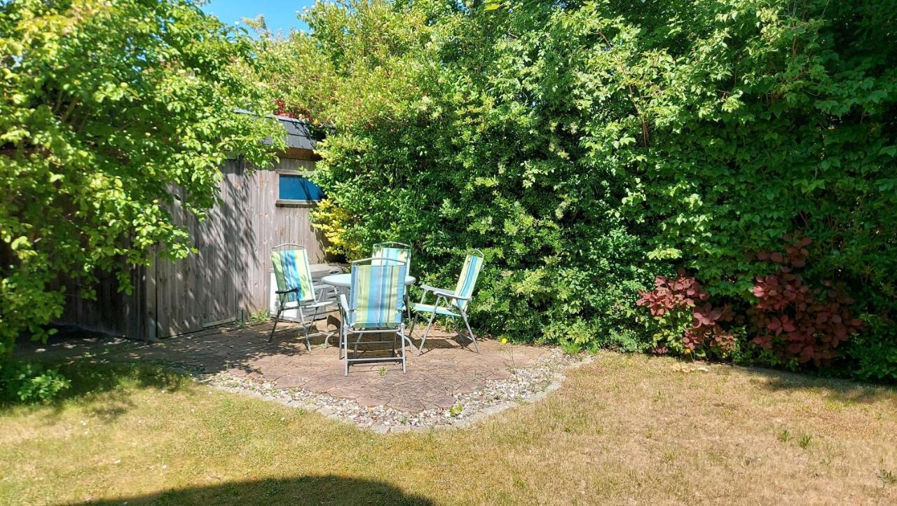 Ferienwohnung Im Uhlenhuus Wiek auf Rügen Exterior foto