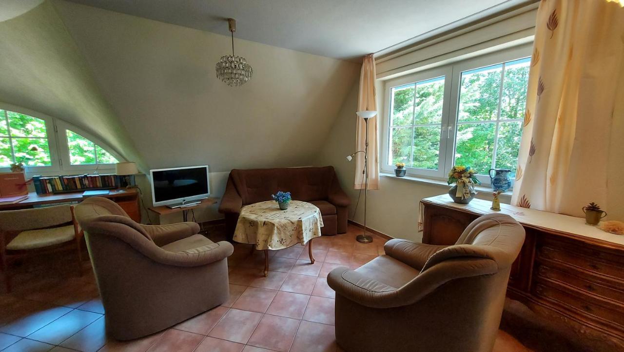 Ferienwohnung Im Uhlenhuus Wiek auf Rügen Exterior foto